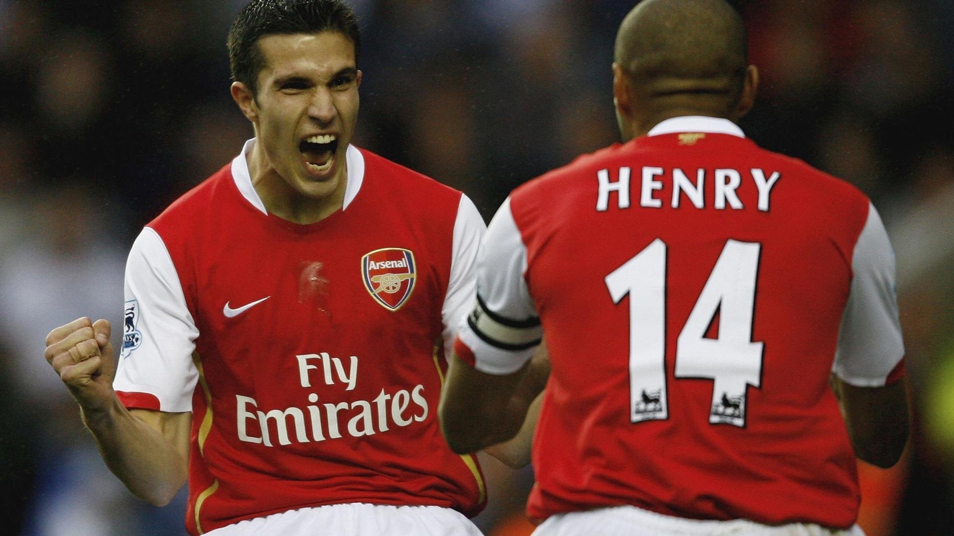 《Uzi宣布加入TOP战队，加盟背后蕴藏大秘密》，uzi团队