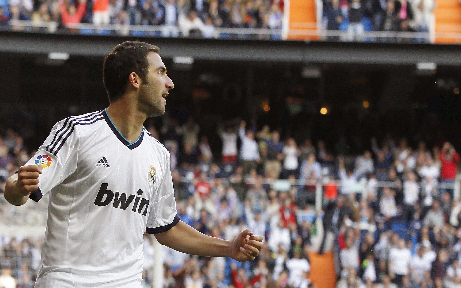 葡萄牙男足在预选赛中仅获3分，排名第四，葡萄牙男足主场